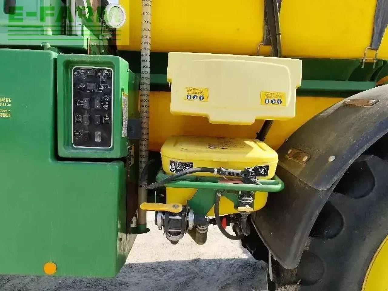 John Deere 5430i - Прикачна пръскачка: снимка 4 John Deere 5430i - Прикачна пръскачка: снимка 4