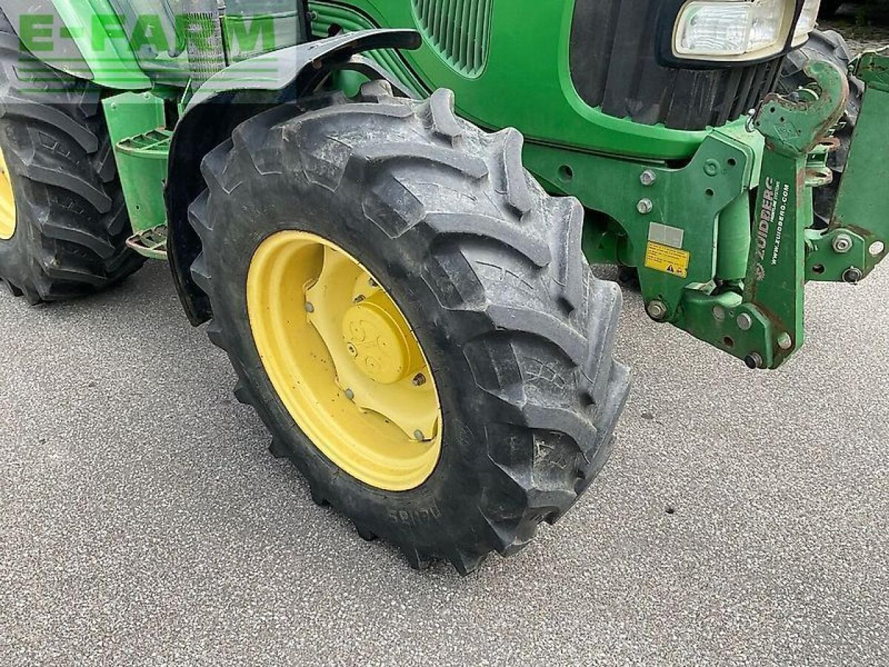 Трактор John Deere 5820: снимка 14