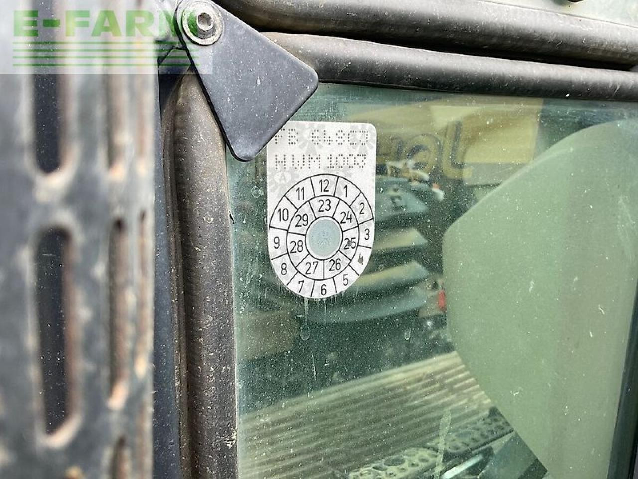 Трактор John Deere 5820: снимка 19