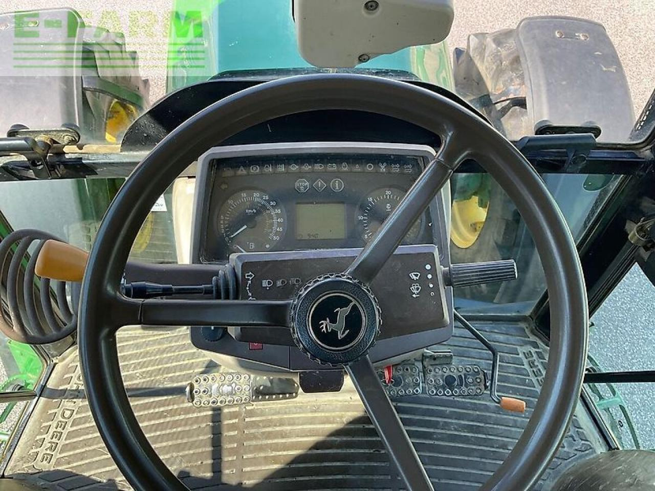 Трактор John Deere 5820: снимка 10