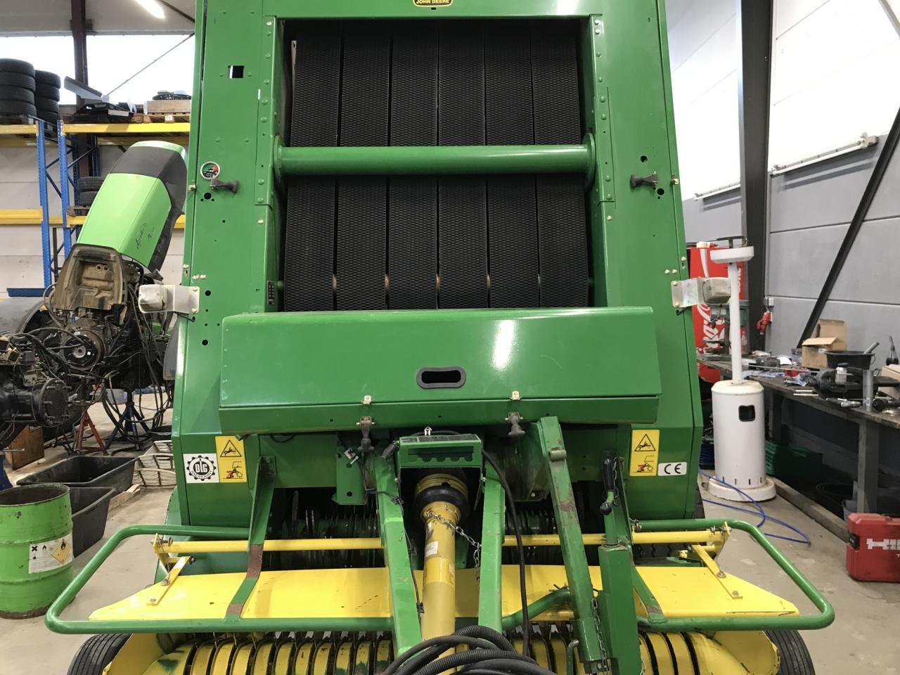 John Deere 590 - Сламопреса за квадратни бали: снимка 3 John Deere 590 - Сламопреса за квадратни бали: снимка 3