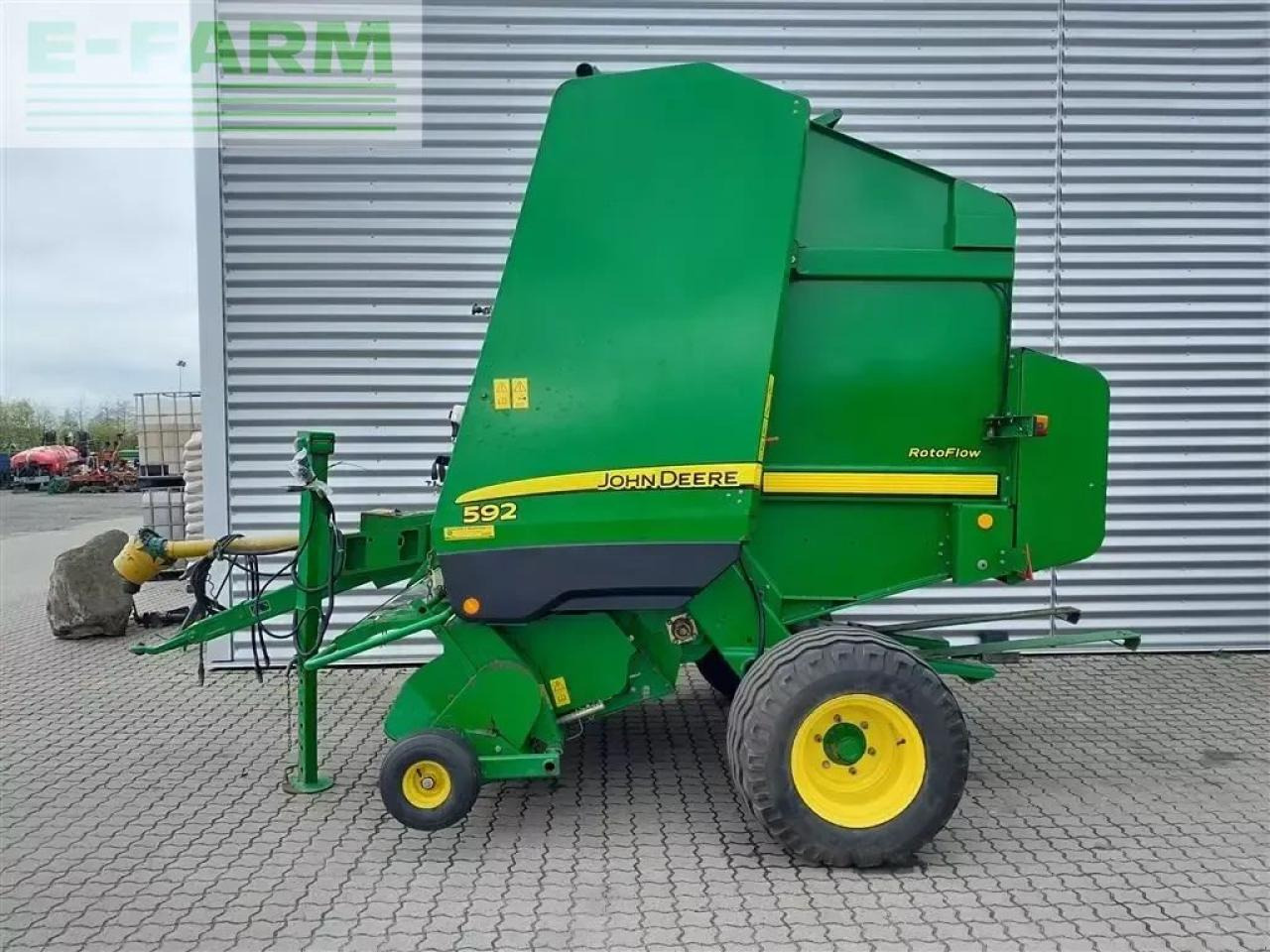 John Deere 592 - Сламопреса за квадратни бали: снимка 1 John Deere 592 - Сламопреса за квадратни бали: снимка 1