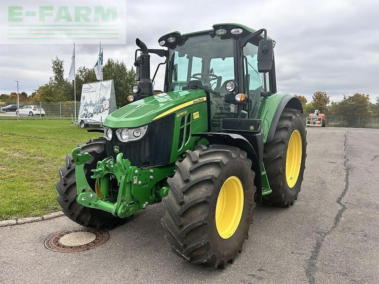 John Deere 6090m - Трактор: снимка 2 John Deere 6090m - Трактор: снимка 2