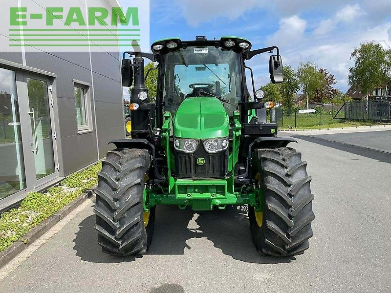 John Deere 6090m - demo - Трактор: снимка 2 John Deere 6090m - demo - Трактор: снимка 2