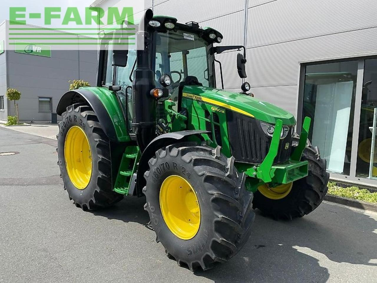 John Deere 6090m - demo - Трактор: снимка 3 John Deere 6090m - demo - Трактор: снимка 3
