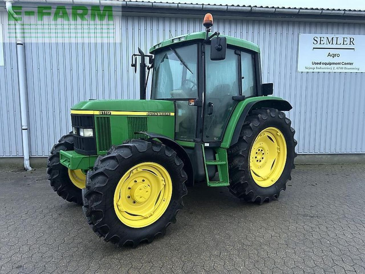 John Deere 6110 - Трактор: снимка 1 John Deere 6110 - Трактор: снимка 1