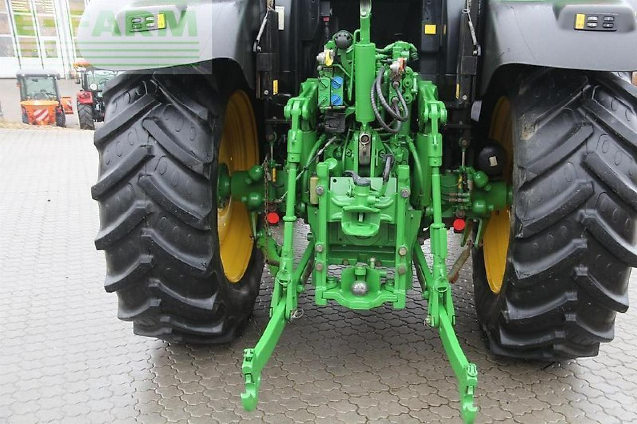 John Deere 6115 r - Трактор: снимка 4 John Deere 6115 r - Трактор: снимка 4
