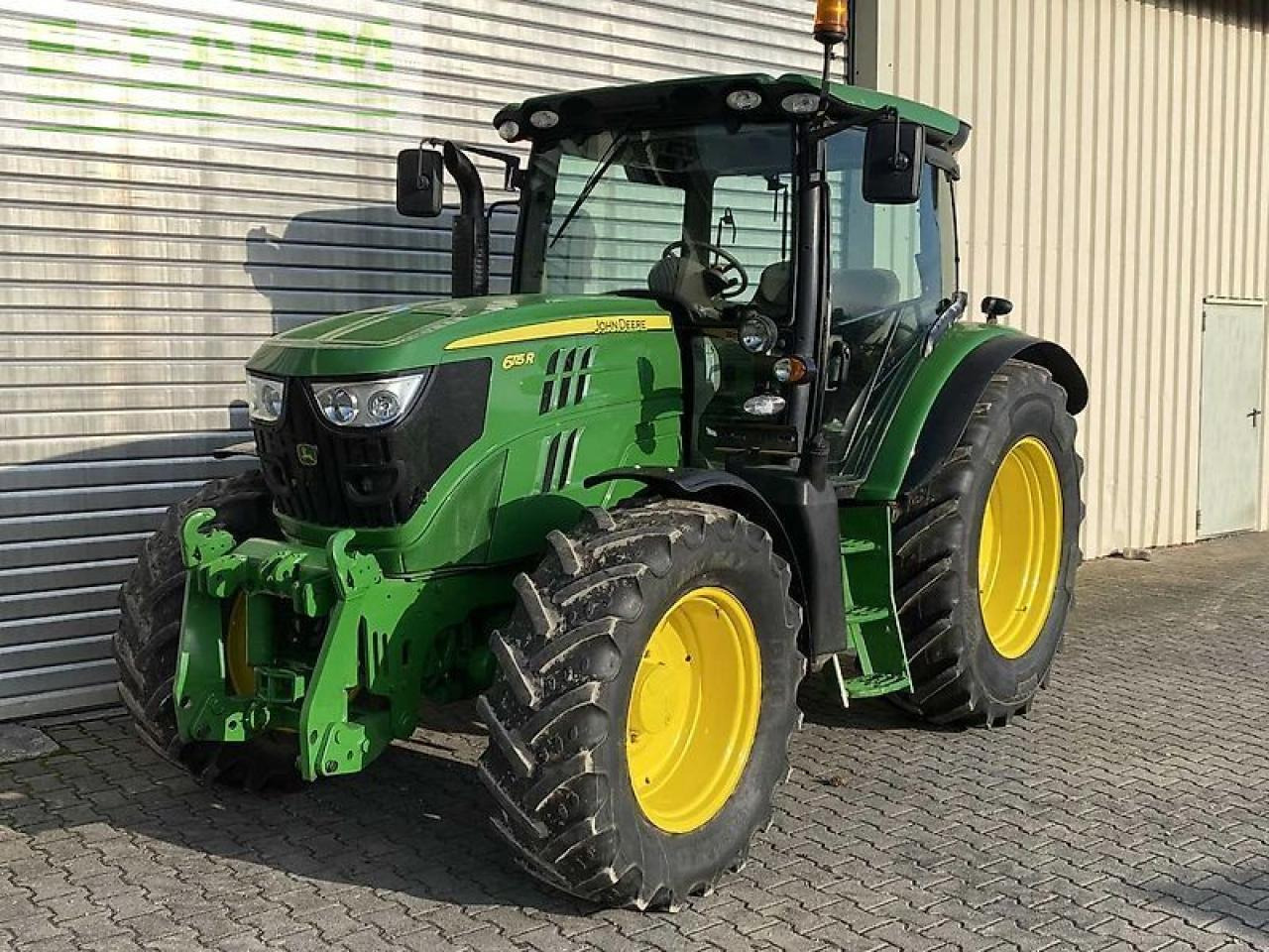 Трактор John Deere 6115r: снимка 8