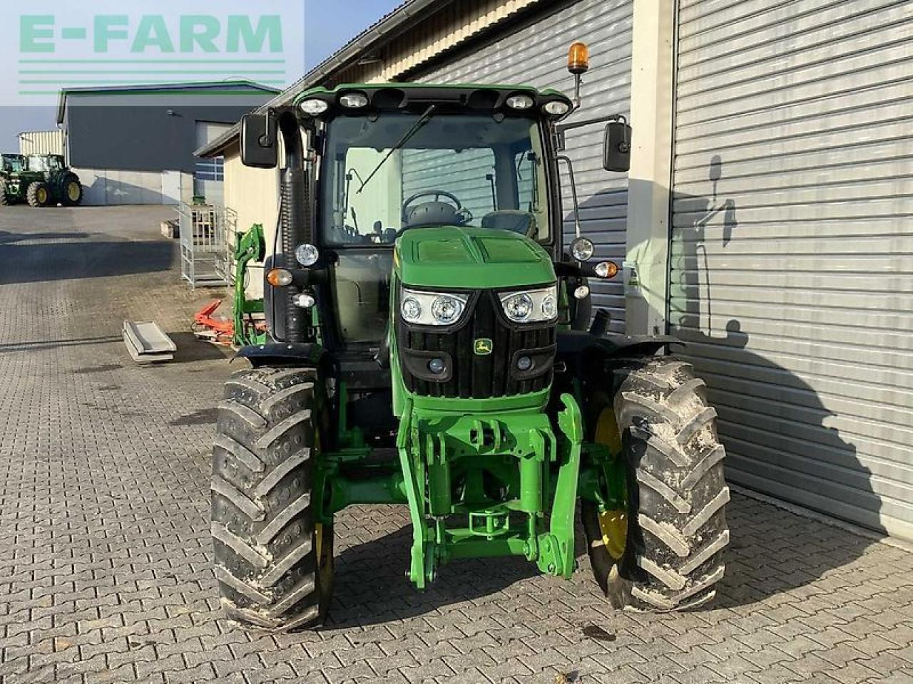Трактор John Deere 6115r: снимка 6