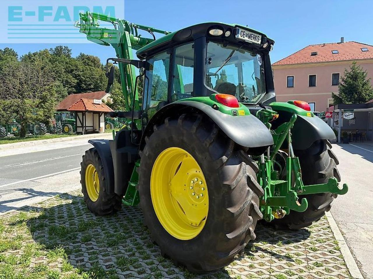 Трактор John Deere 6120m: снимка 8