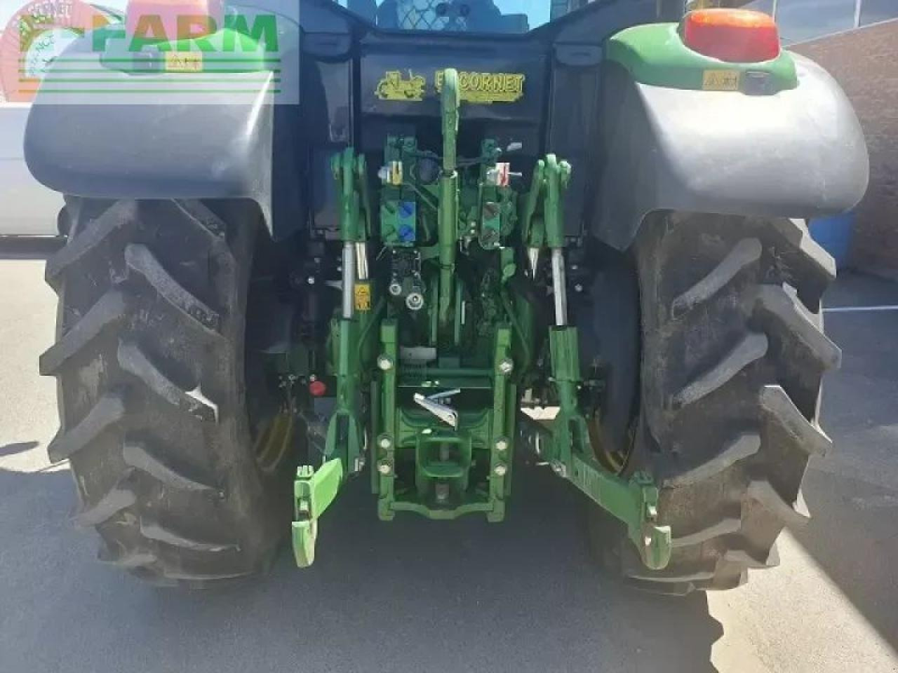 Трактор John Deere 6120m: снимка 8 Трактор John Deere 6120m: снимка 8