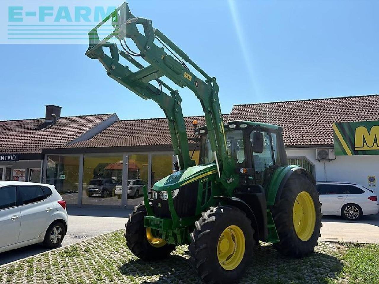John Deere 6120m - Трактор: снимка 1 John Deere 6120m - Трактор: снимка 1