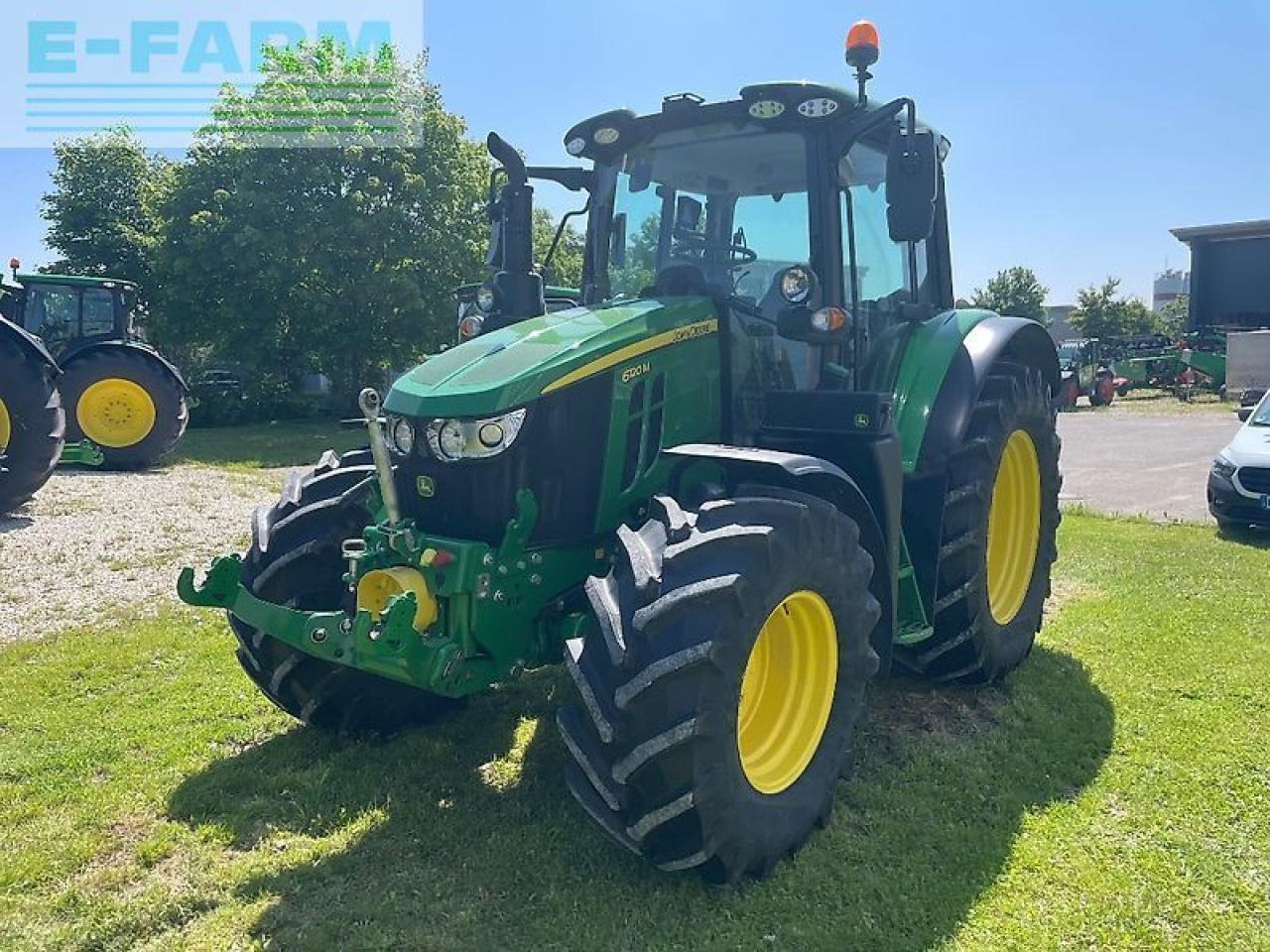 John Deere 6120m - Трактор: снимка 3 John Deere 6120m - Трактор: снимка 3