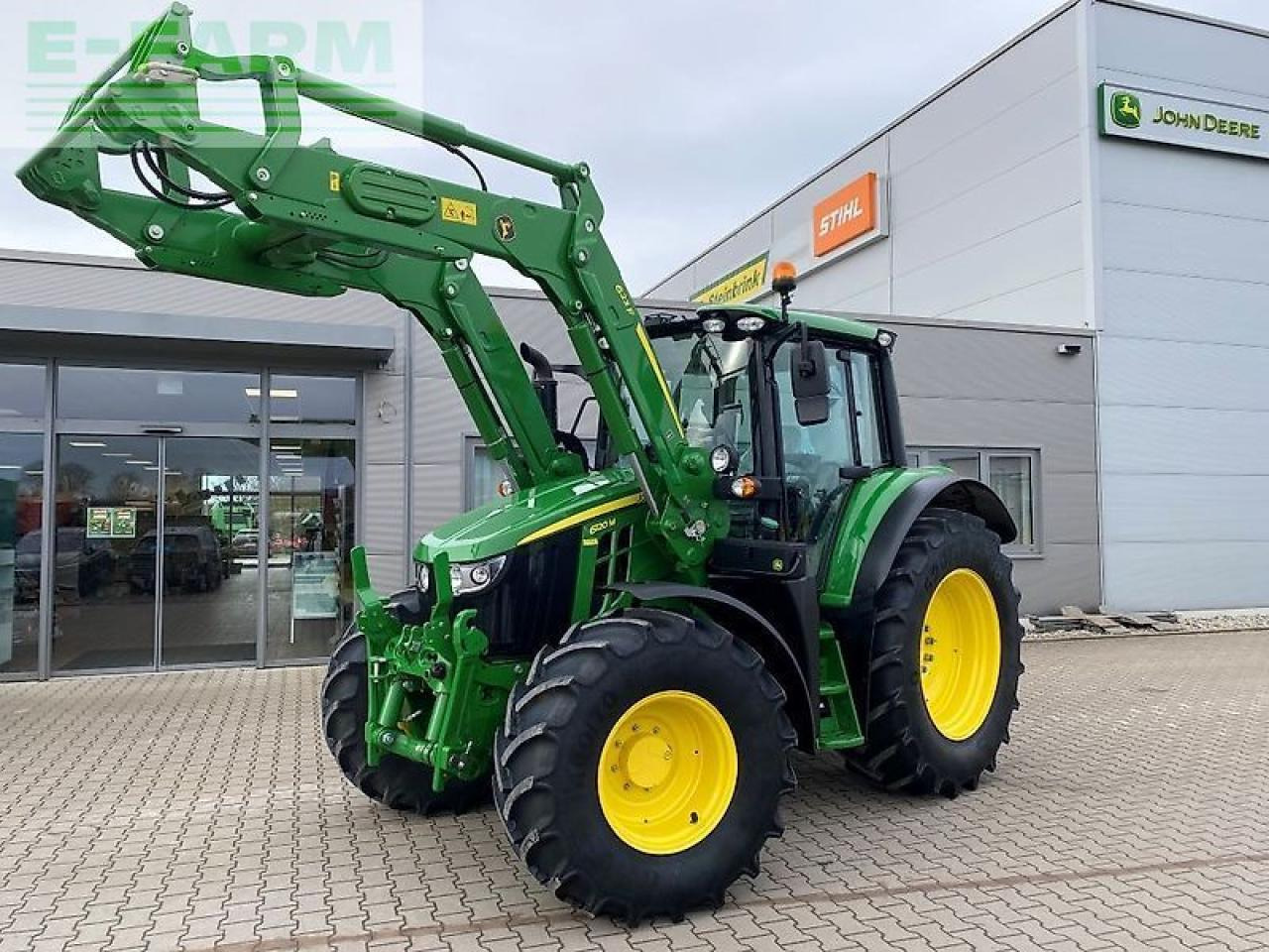 John Deere 6120m mit frontlader 623r - Трактор: снимка 1 John Deere 6120m mit frontlader 623r - Трактор: снимка 1