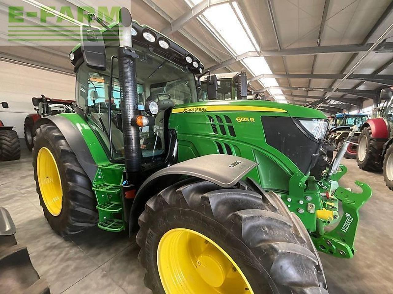 John Deere 6125 r - Трактор: снимка 3 John Deere 6125 r - Трактор: снимка 3