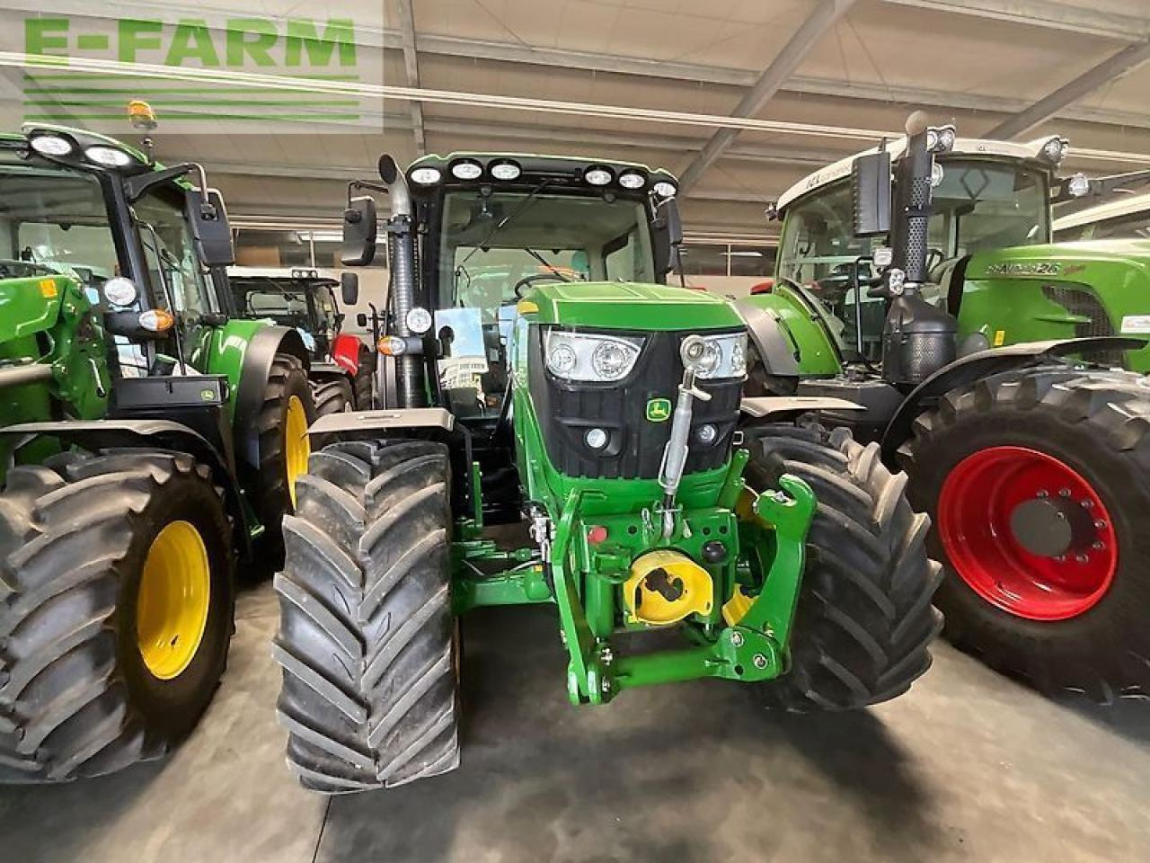 John Deere 6125 r - Трактор: снимка 2 John Deere 6125 r - Трактор: снимка 2