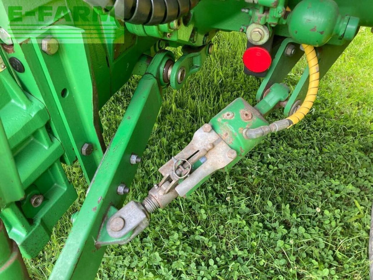 Трактор John Deere 6125r: снимка 6