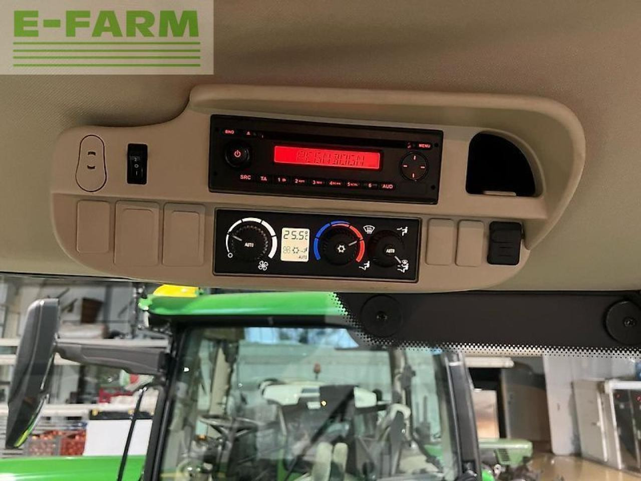 Трактор John Deere 6125r ultimate: снимка 12