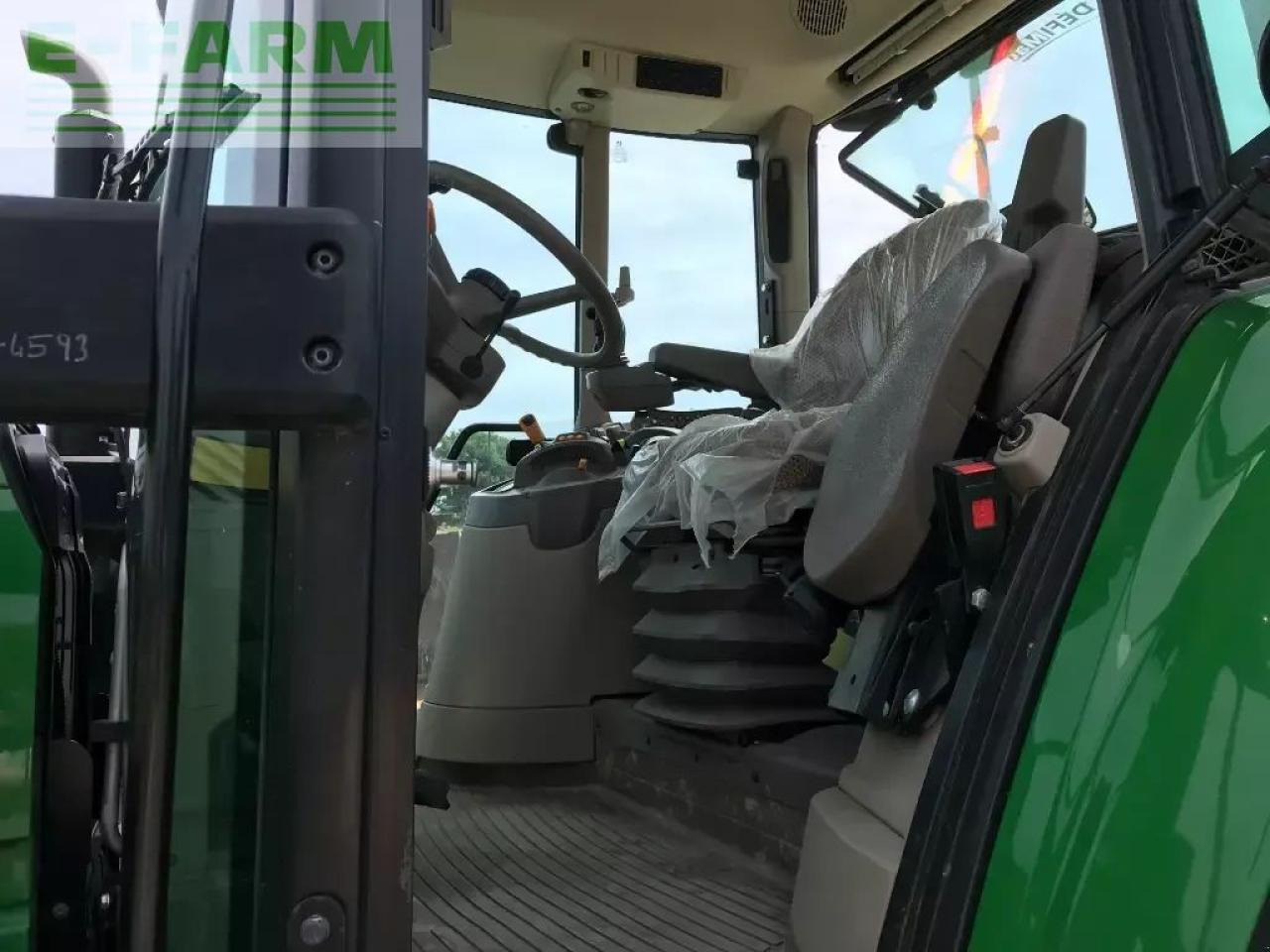 John Deere 6130 m - Трактор: снимка 5 John Deere 6130 m - Трактор: снимка 5