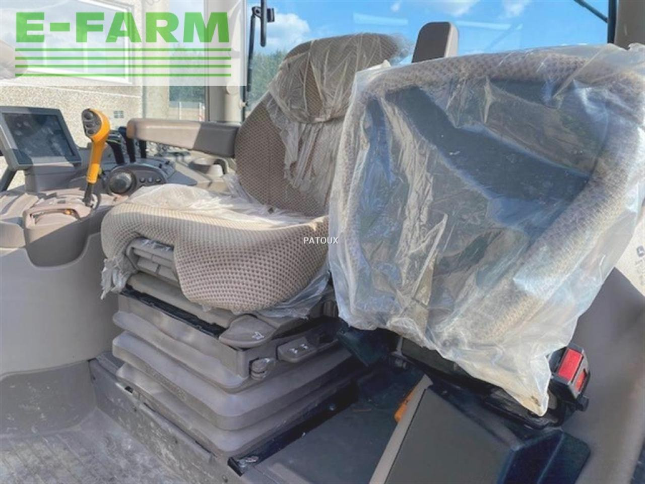 Трактор John Deere 6130r: снимка 10