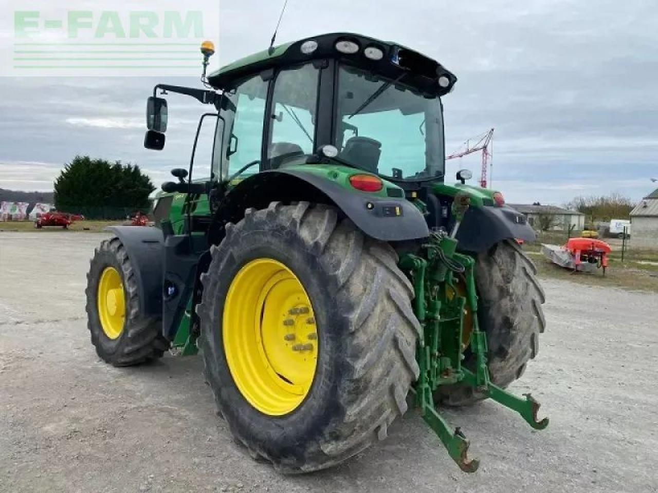 Трактор John Deere 6145r: снимка 8 Трактор John Deere 6145r: снимка 8