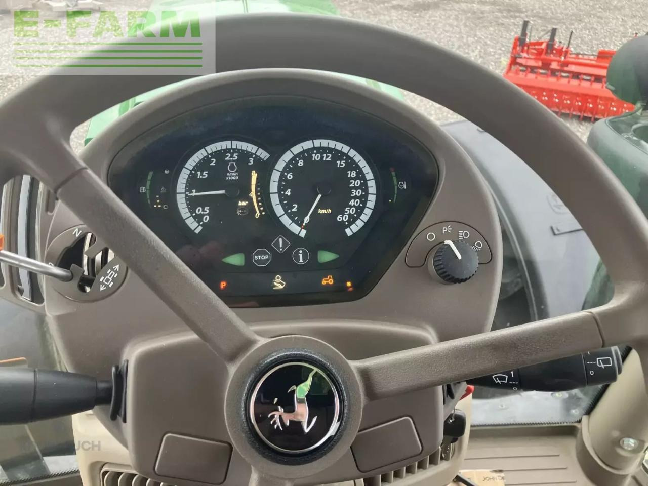 Трактор John Deere 6145r: снимка 11