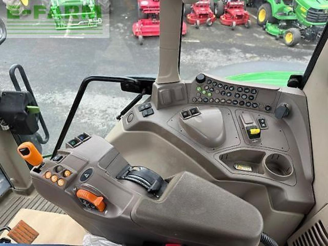 Трактор John Deere 6155m: снимка 8