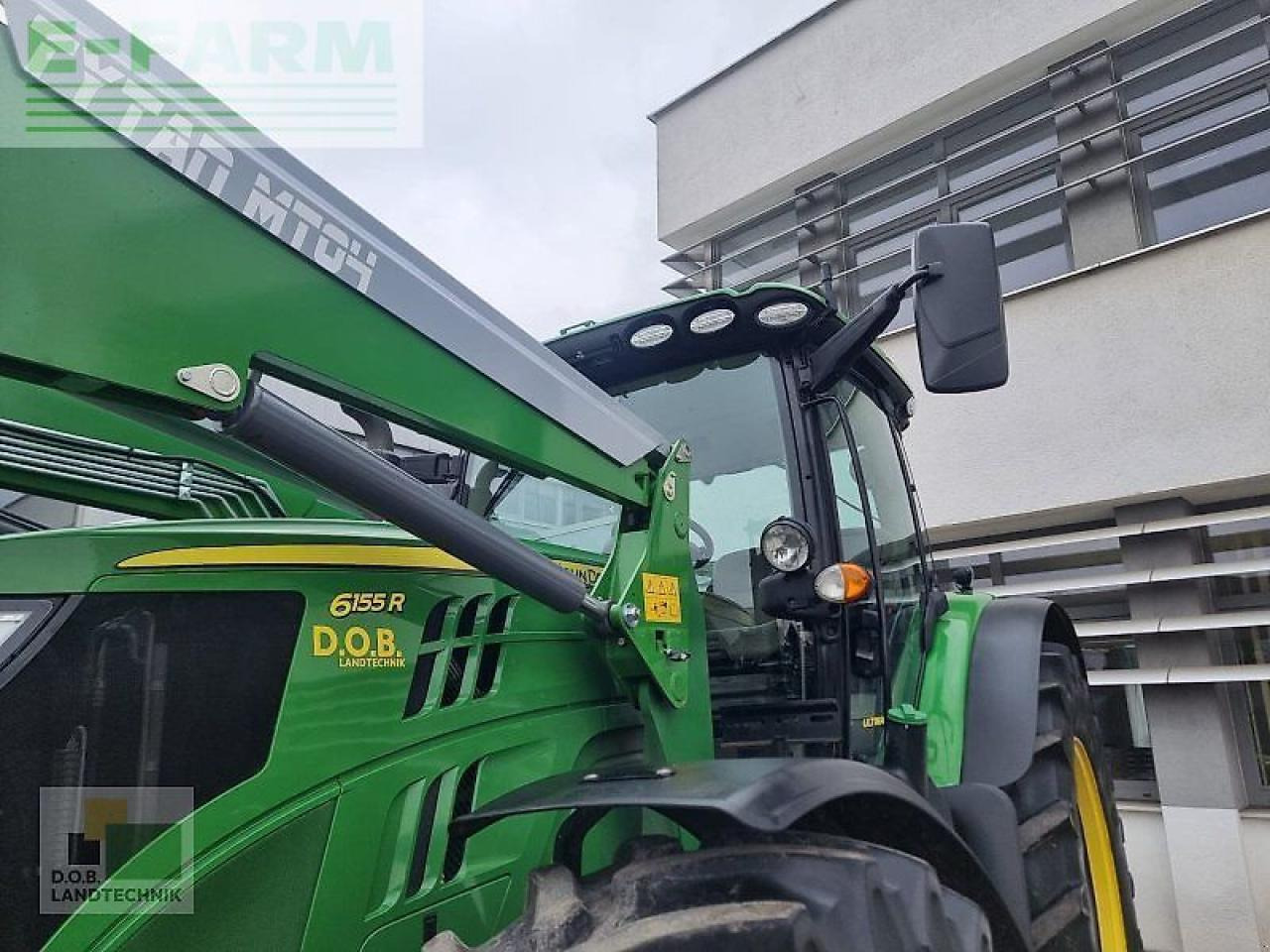John Deere 6155r - Трактор: снимка 4 John Deere 6155r - Трактор: снимка 4