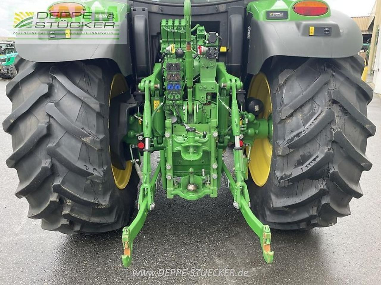 Трактор John Deere 6155r: снимка 8