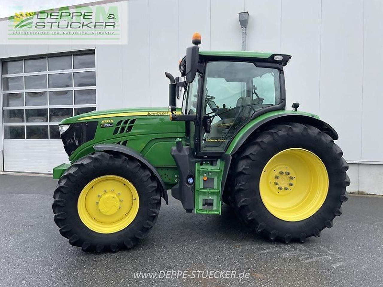 Трактор John Deere 6155r: снимка 11