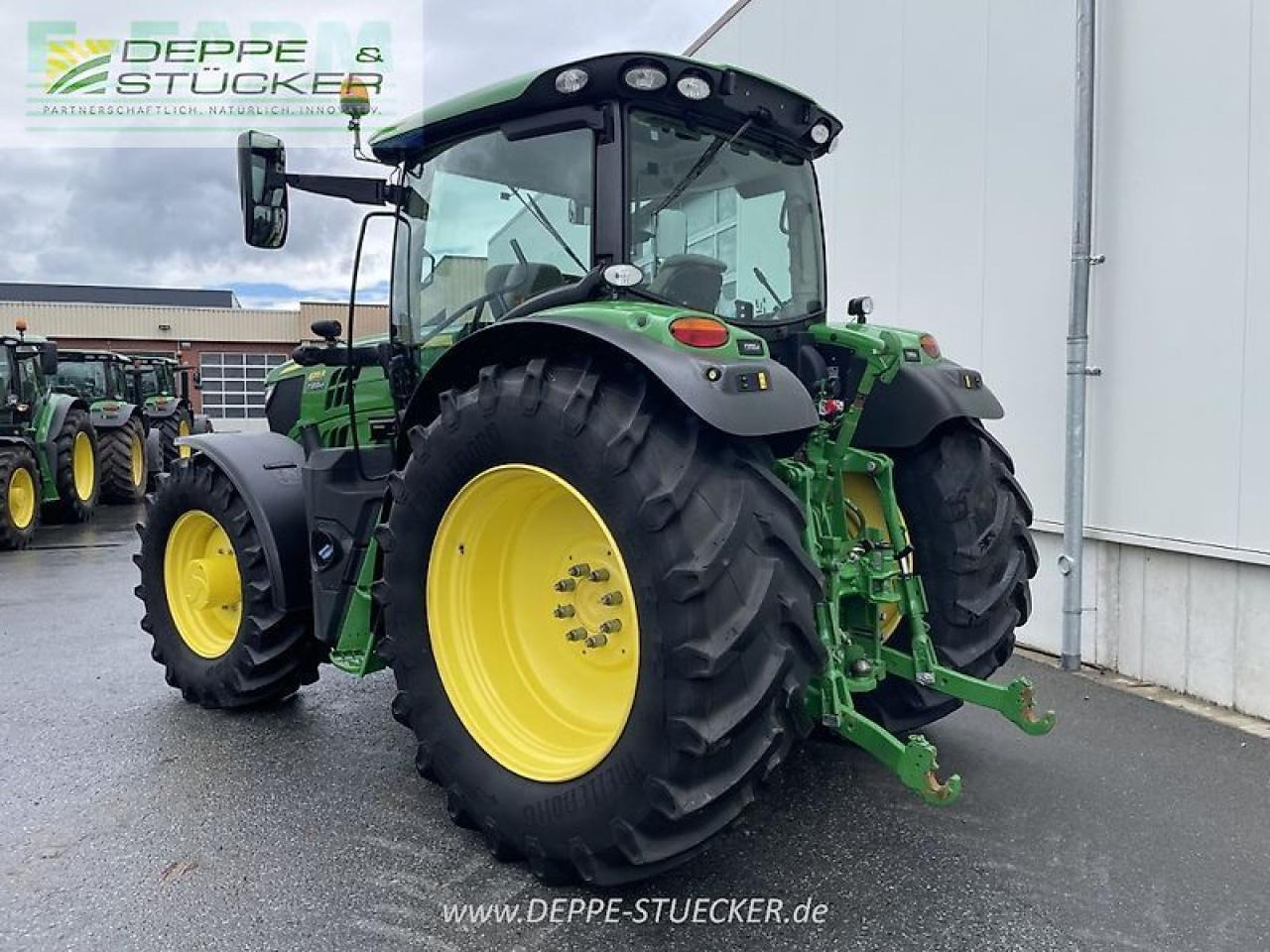 Трактор John Deere 6155r: снимка 10