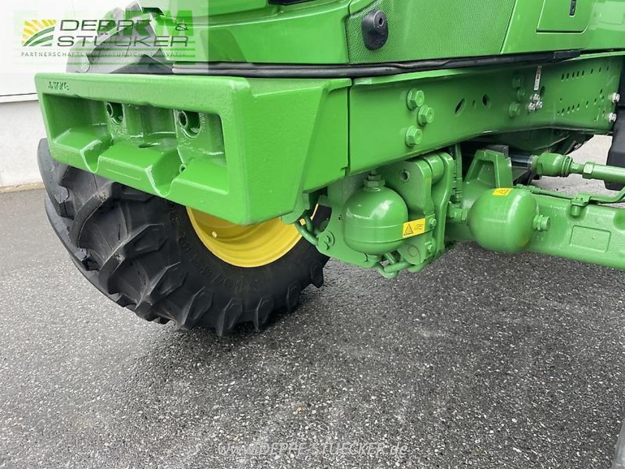 Трактор John Deere 6155r: снимка 12