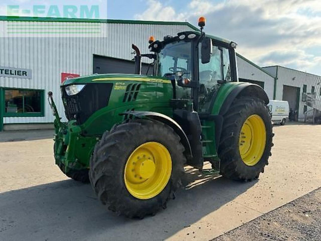 John Deere 6175m - Трактор: снимка 1 John Deere 6175m - Трактор: снимка 1