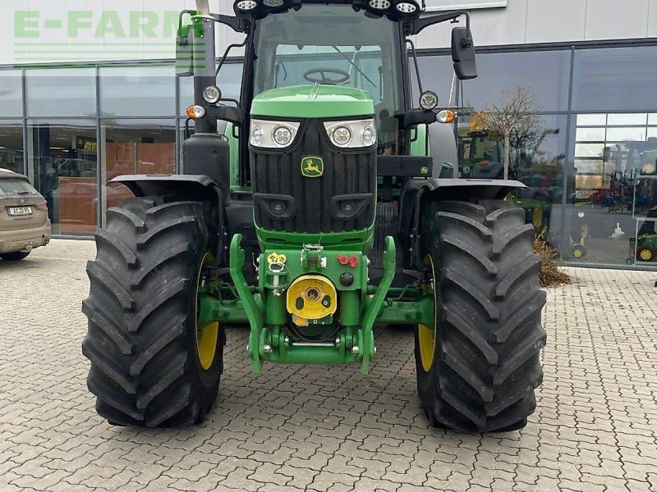 John Deere 6175m - Трактор: снимка 3 John Deere 6175m - Трактор: снимка 3