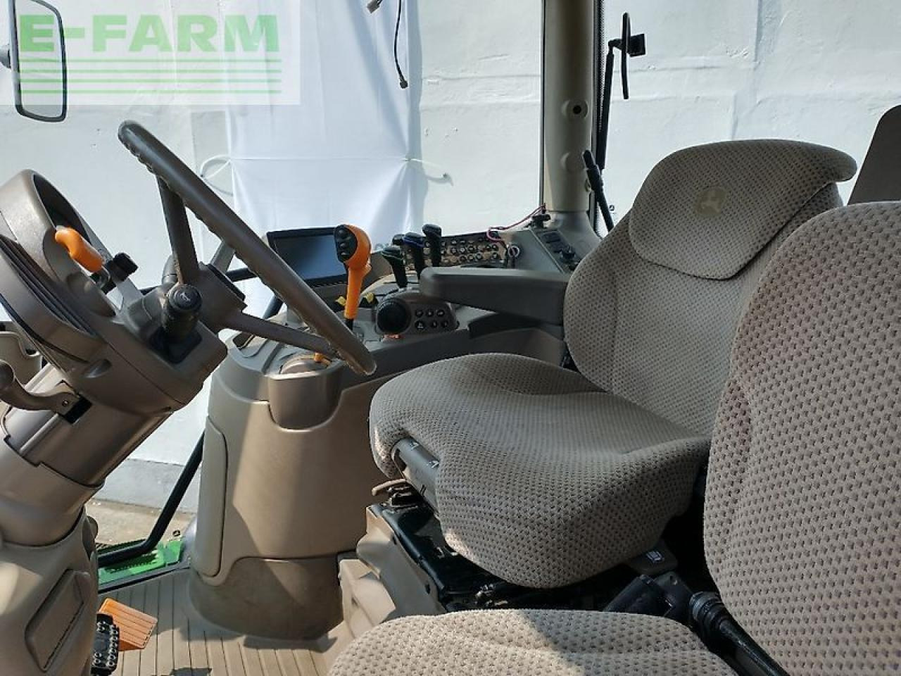 Трактор John Deere 6175r my16 aq 40: снимка 12