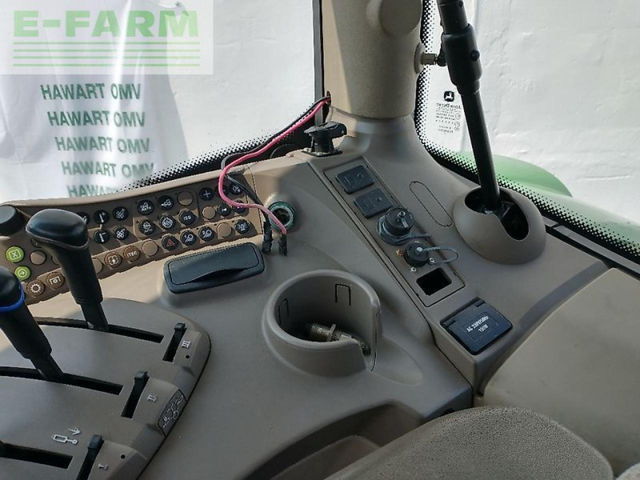 Трактор John Deere 6175r my16 aq 40: снимка 16