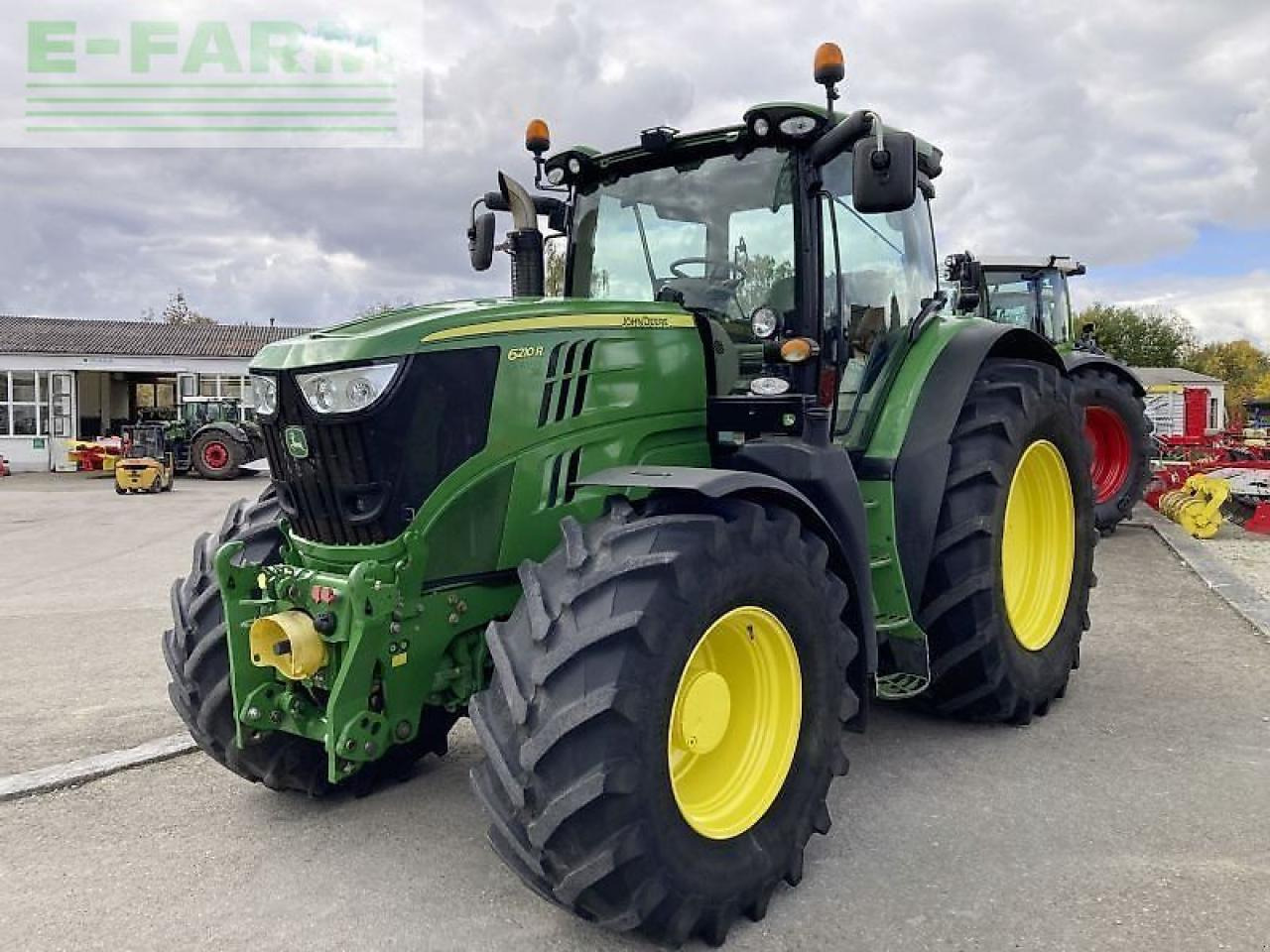 John Deere 6210 r directdrive - Трактор: снимка 4 John Deere 6210 r directdrive - Трактор: снимка 4