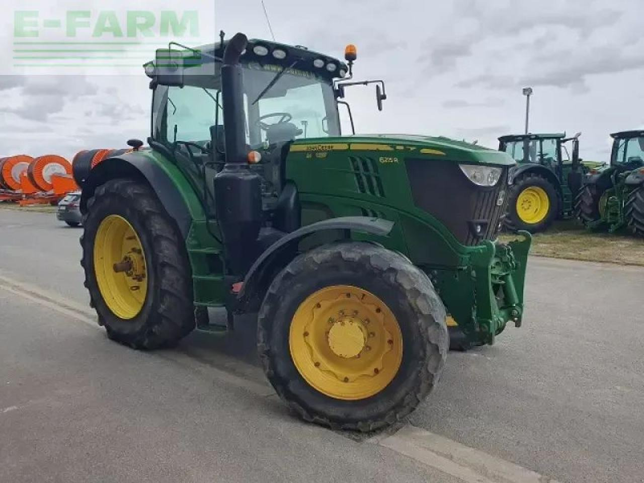 John Deere 6215r - Трактор: снимка 2 John Deere 6215r - Трактор: снимка 2