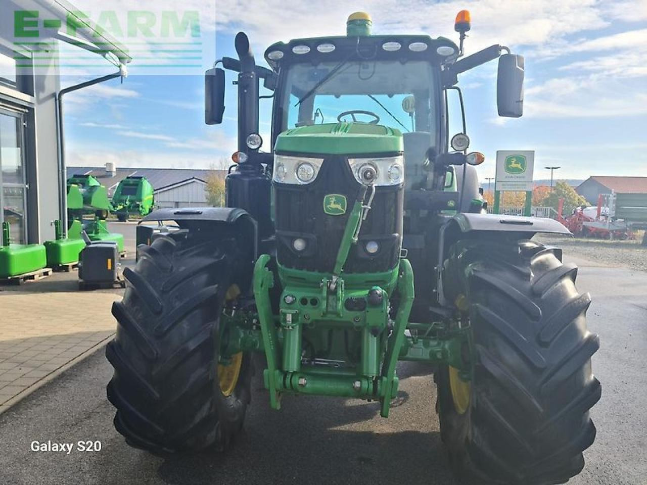 John Deere 6215r - Трактор: снимка 2 John Deere 6215r - Трактор: снимка 2