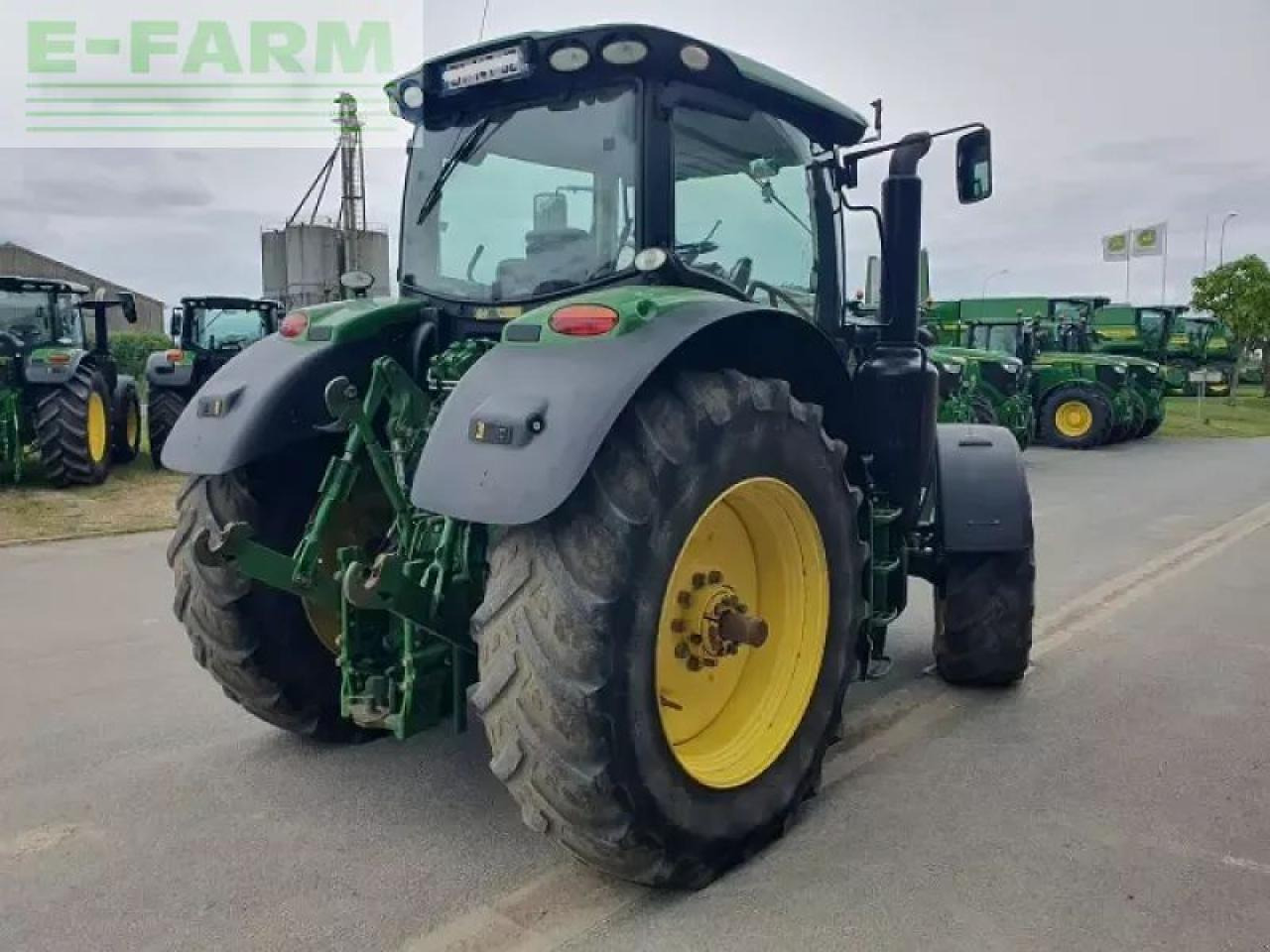 John Deere 6215r - Трактор: снимка 3 John Deere 6215r - Трактор: снимка 3