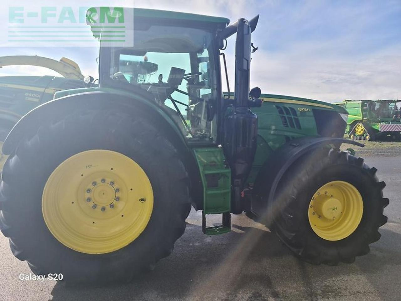 John Deere 6215r - Трактор: снимка 3 John Deere 6215r - Трактор: снимка 3