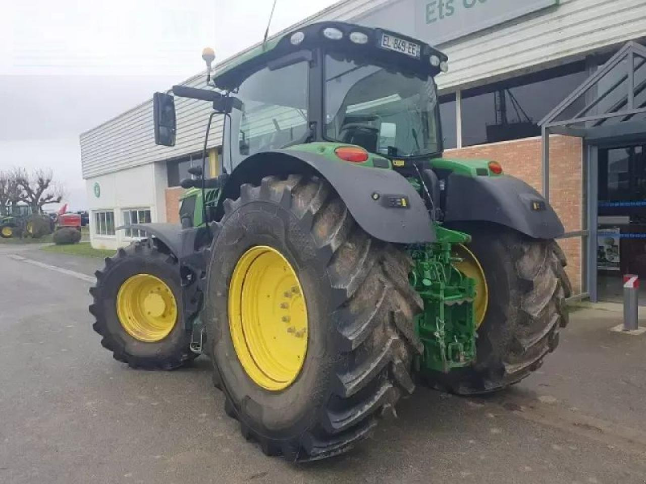 John Deere 6215r - Трактор: снимка 4 John Deere 6215r - Трактор: снимка 4
