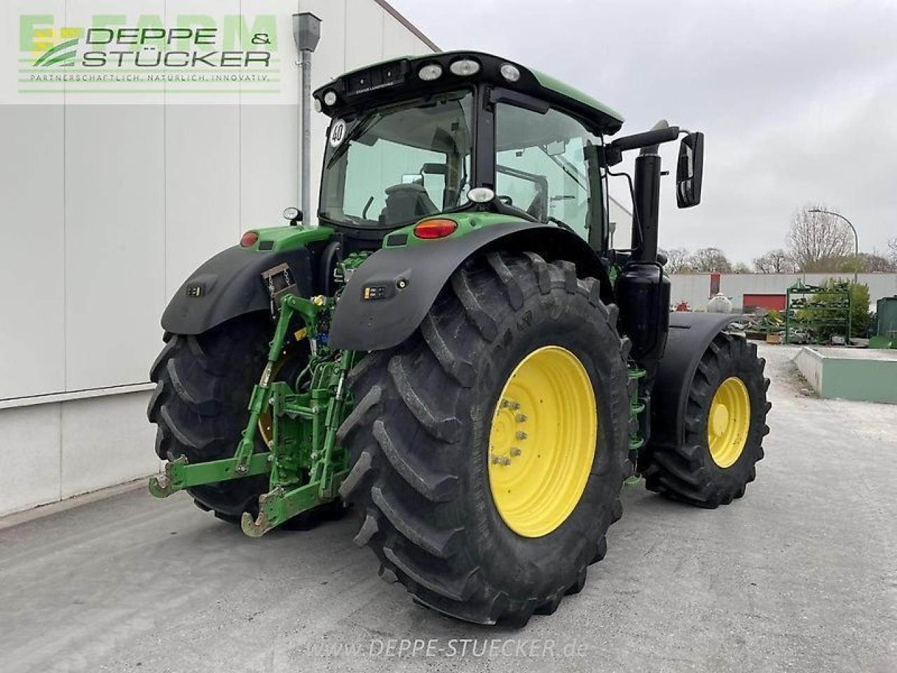 John Deere 6215r - Трактор: снимка 2 John Deere 6215r - Трактор: снимка 2