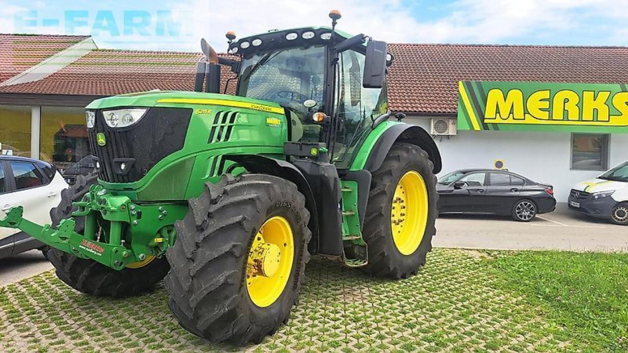 Трактор John Deere 6215r: снимка 1