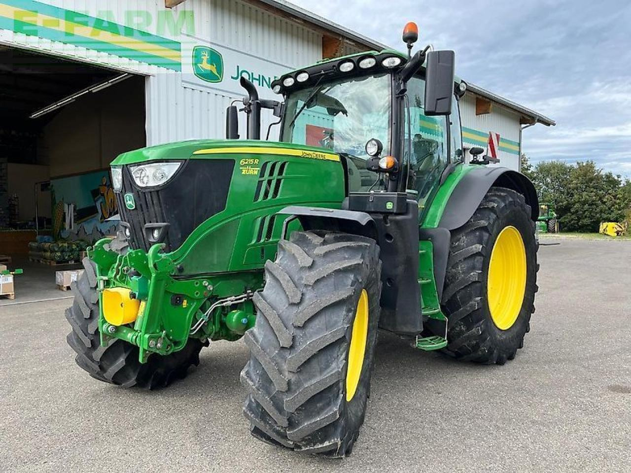 John Deere 6215r - Трактор: снимка 2 John Deere 6215r - Трактор: снимка 2