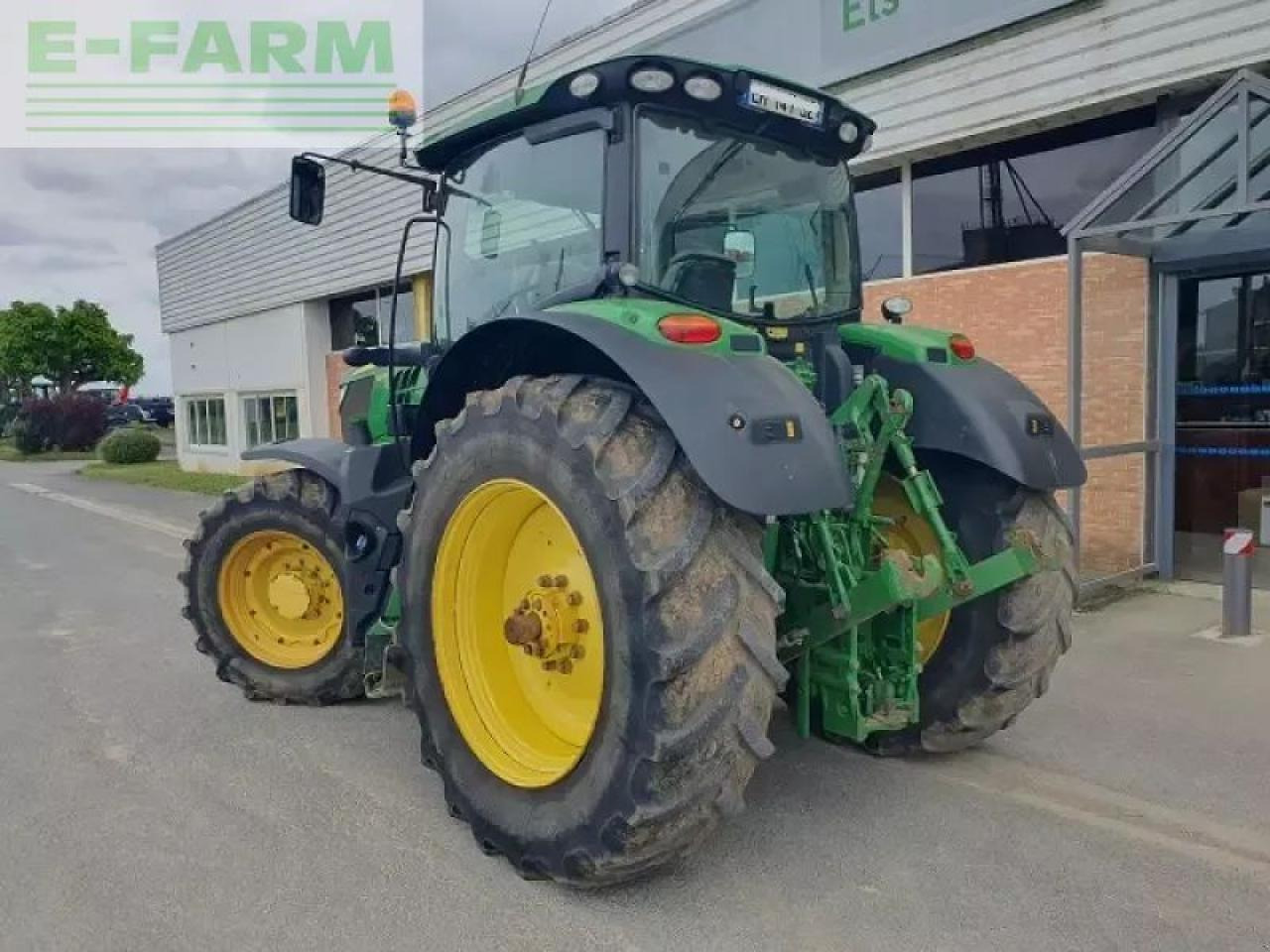 John Deere 6215r - Трактор: снимка 4 John Deere 6215r - Трактор: снимка 4