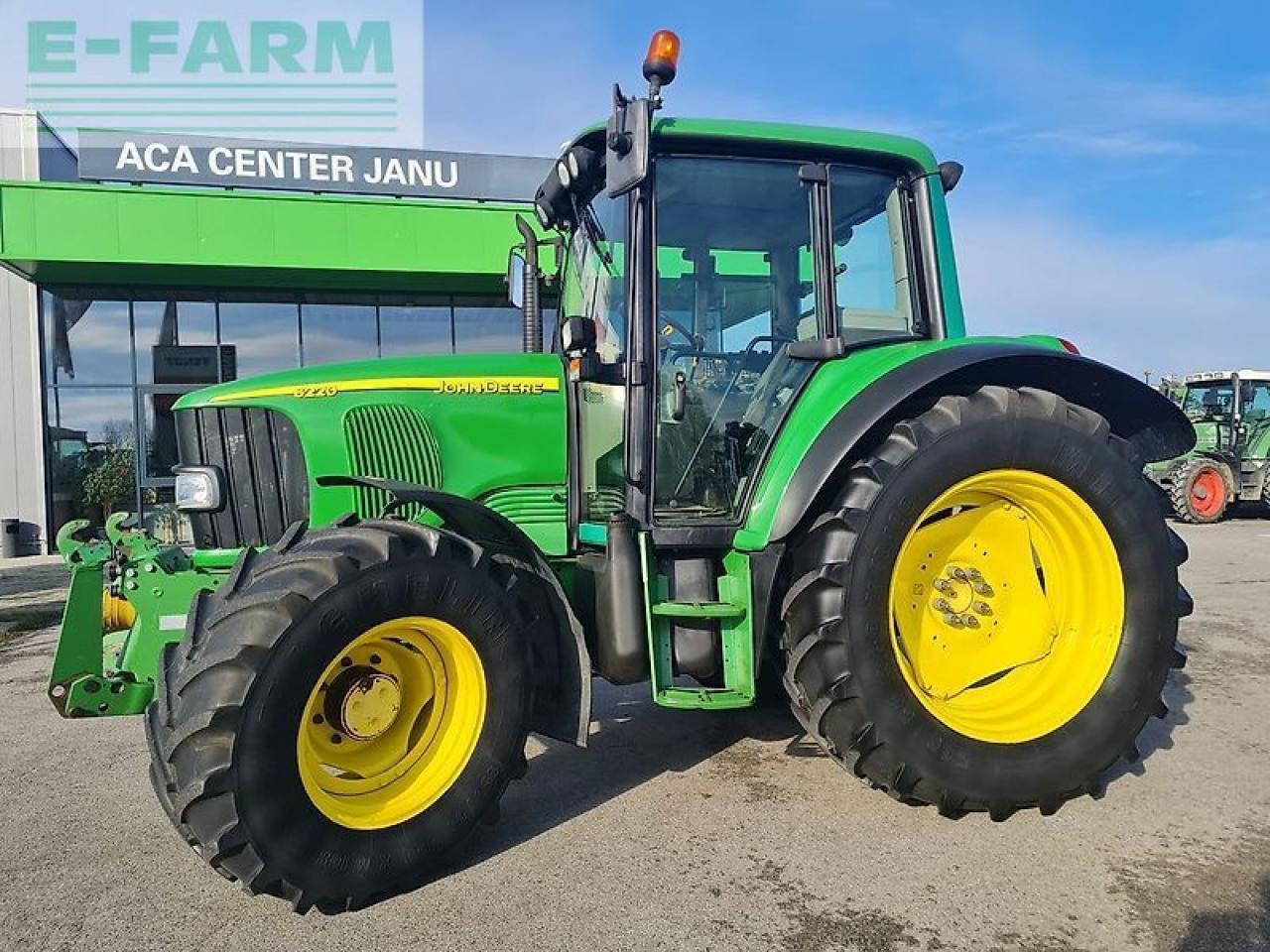 John Deere 6220 premium - Трактор: снимка 3 John Deere 6220 premium - Трактор: снимка 3