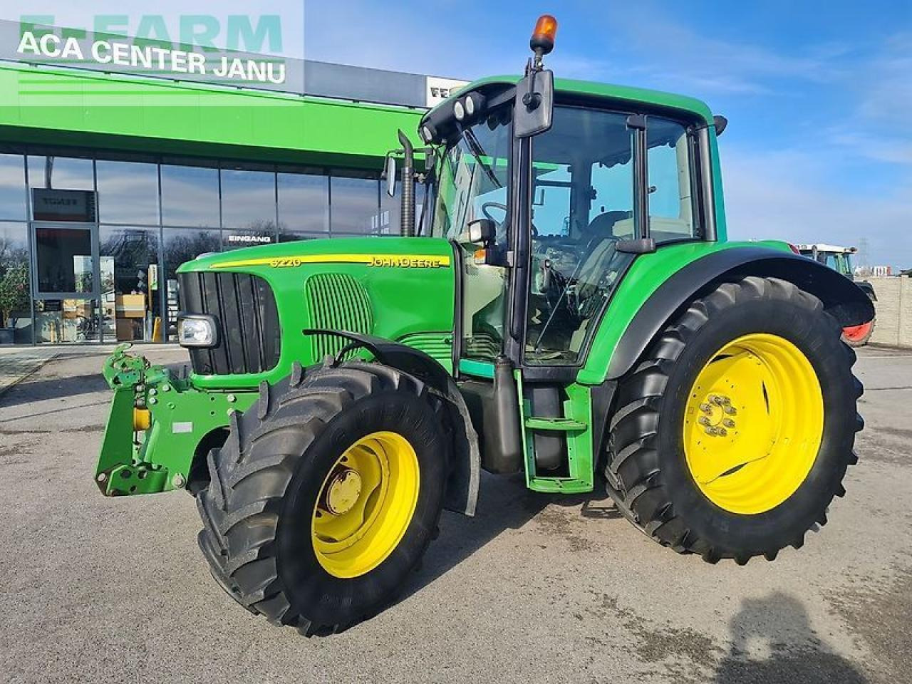John Deere 6220 premium - Трактор: снимка 1 John Deere 6220 premium - Трактор: снимка 1