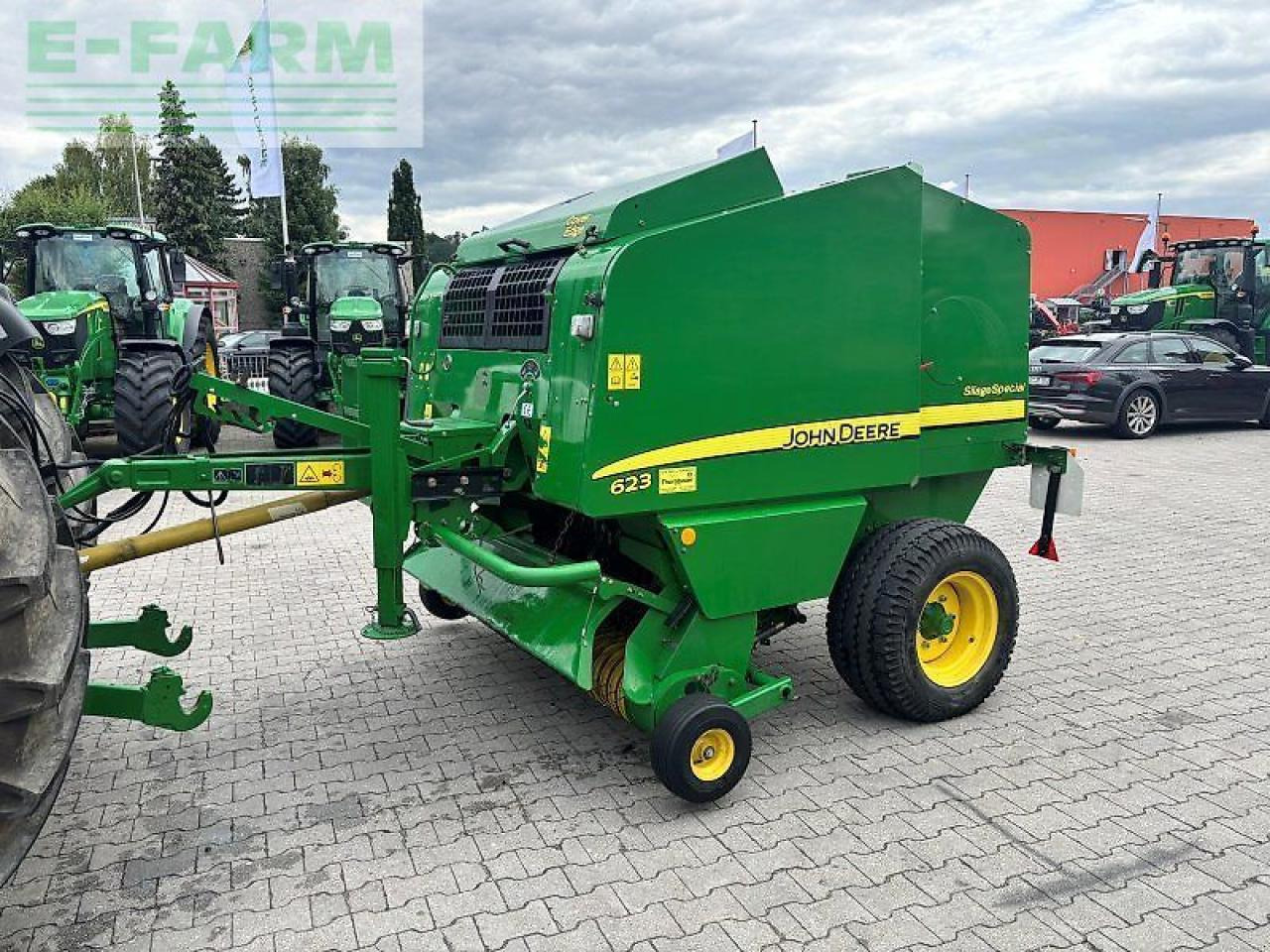 John Deere 623 - Сламопреса за квадратни бали: снимка 1 John Deere 623 - Сламопреса за квадратни бали: снимка 1