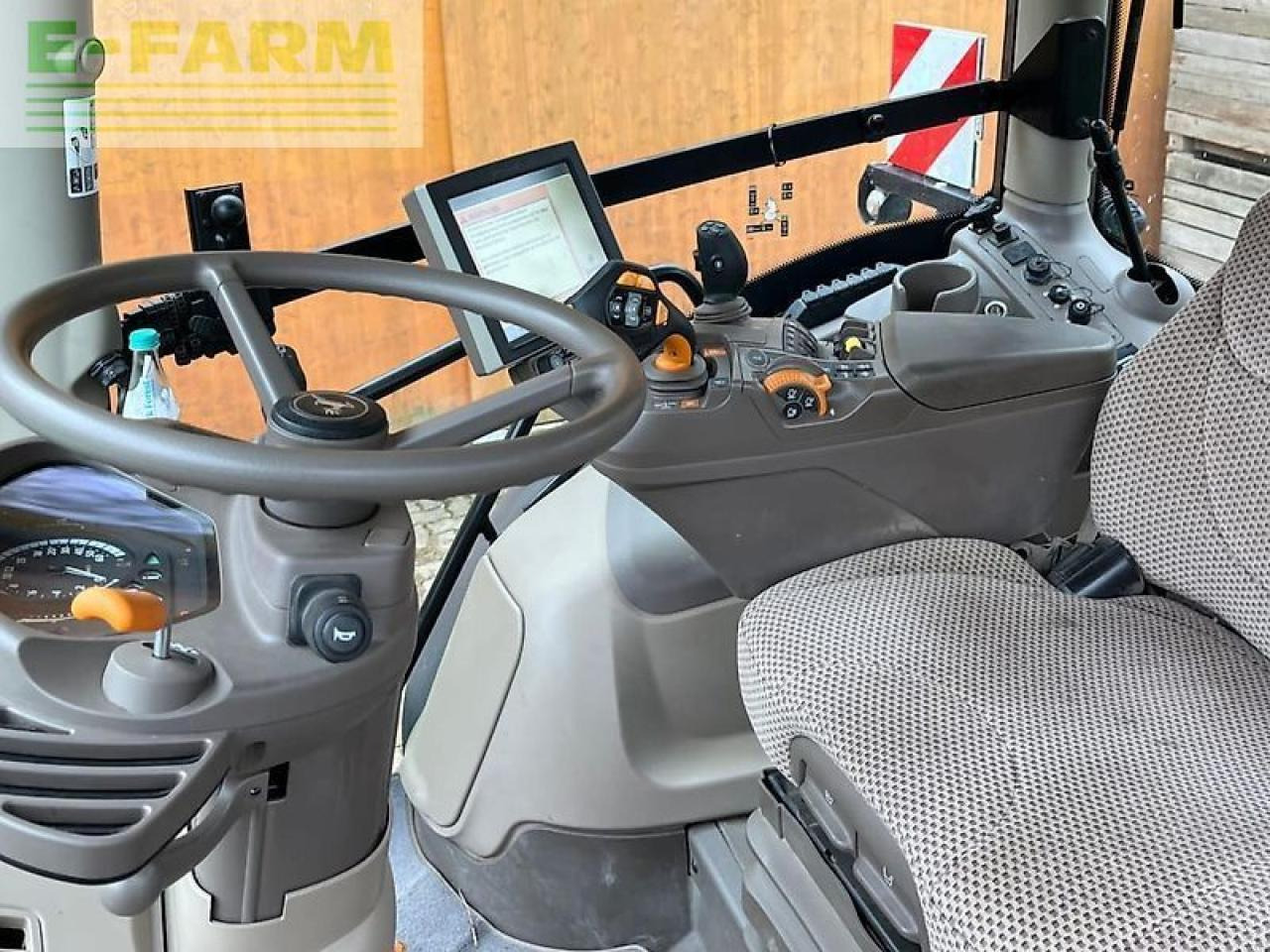 John Deere 6230r - Трактор: снимка 5 John Deere 6230r - Трактор: снимка 5